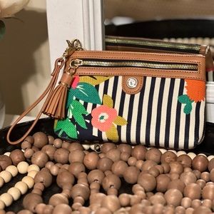 - Spartina Shelter Cove Wristlet. Like new condition! Location:L